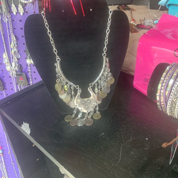 Paparazzi jewelry $12, Avon products - Picture 6 of 16